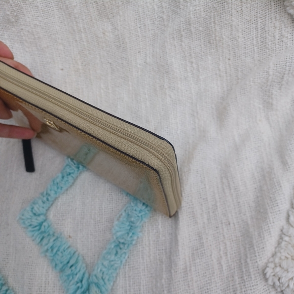 Kate Spade Gold Sparkle Wallet!  Never used! Beautiful!!! - Picture 6 of 10